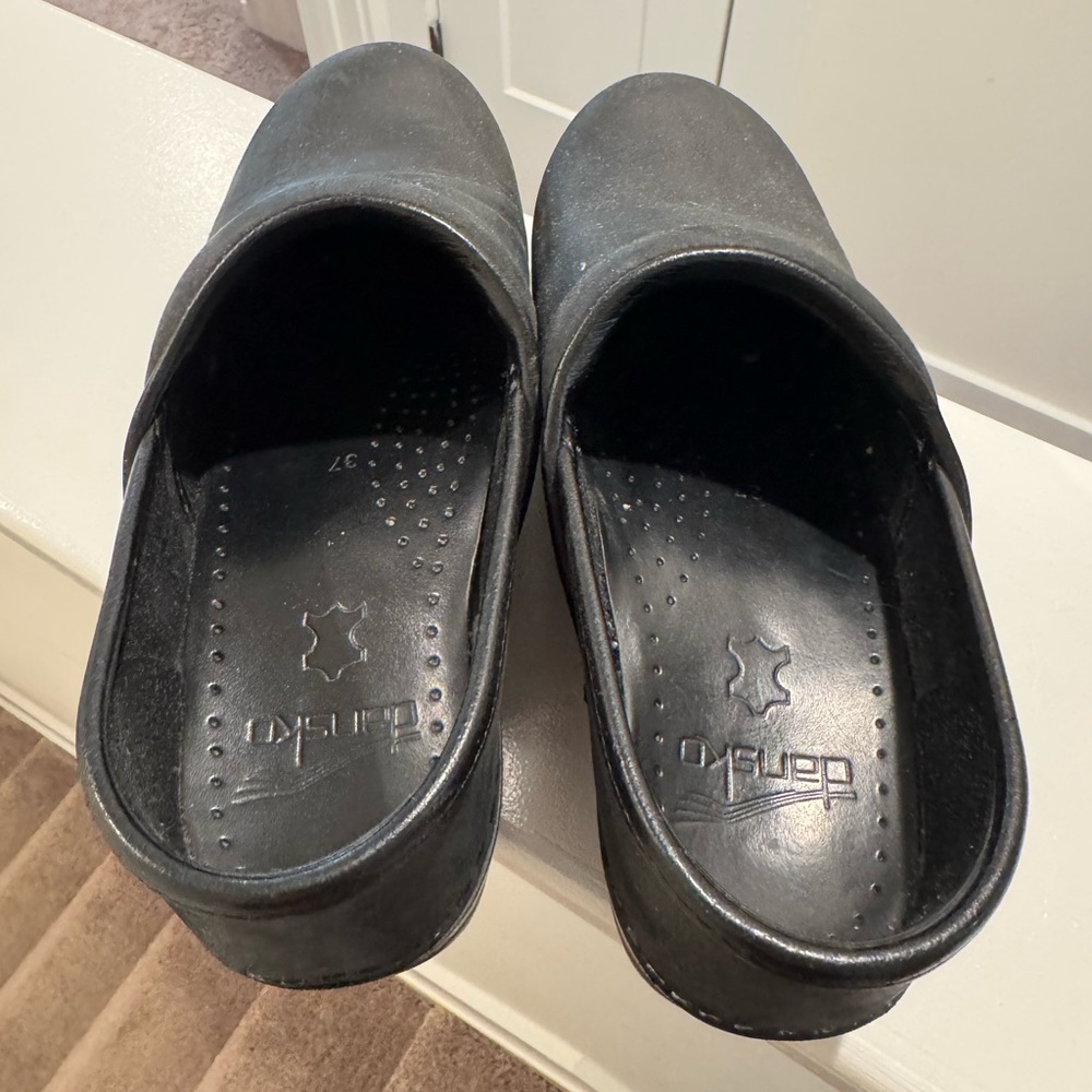 Black Clogs - Picture 4 of 4